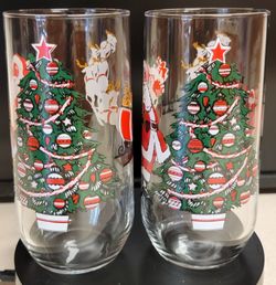 Vintage Christmas Santa & Sleigh Drinking Glasses - Set of 2