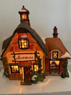 Heartland Valley Village Antiques Christmas Deluxe Porcelain Lighted House
