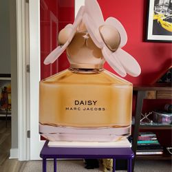 Marc Jacobs Daisy Placard