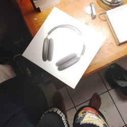 Apple Airpods Max And Smart Case