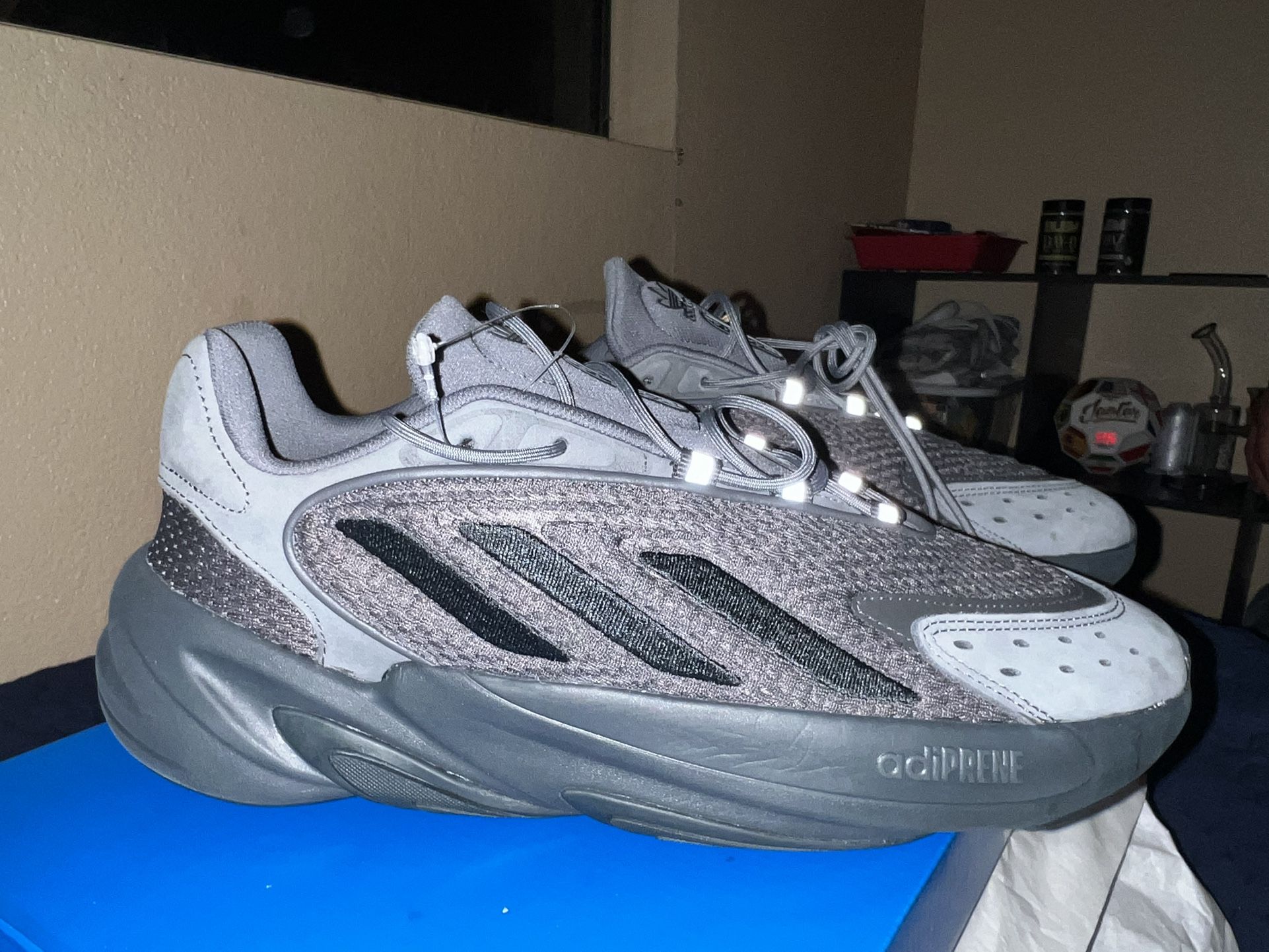 Adidas Ozelia dark Grey