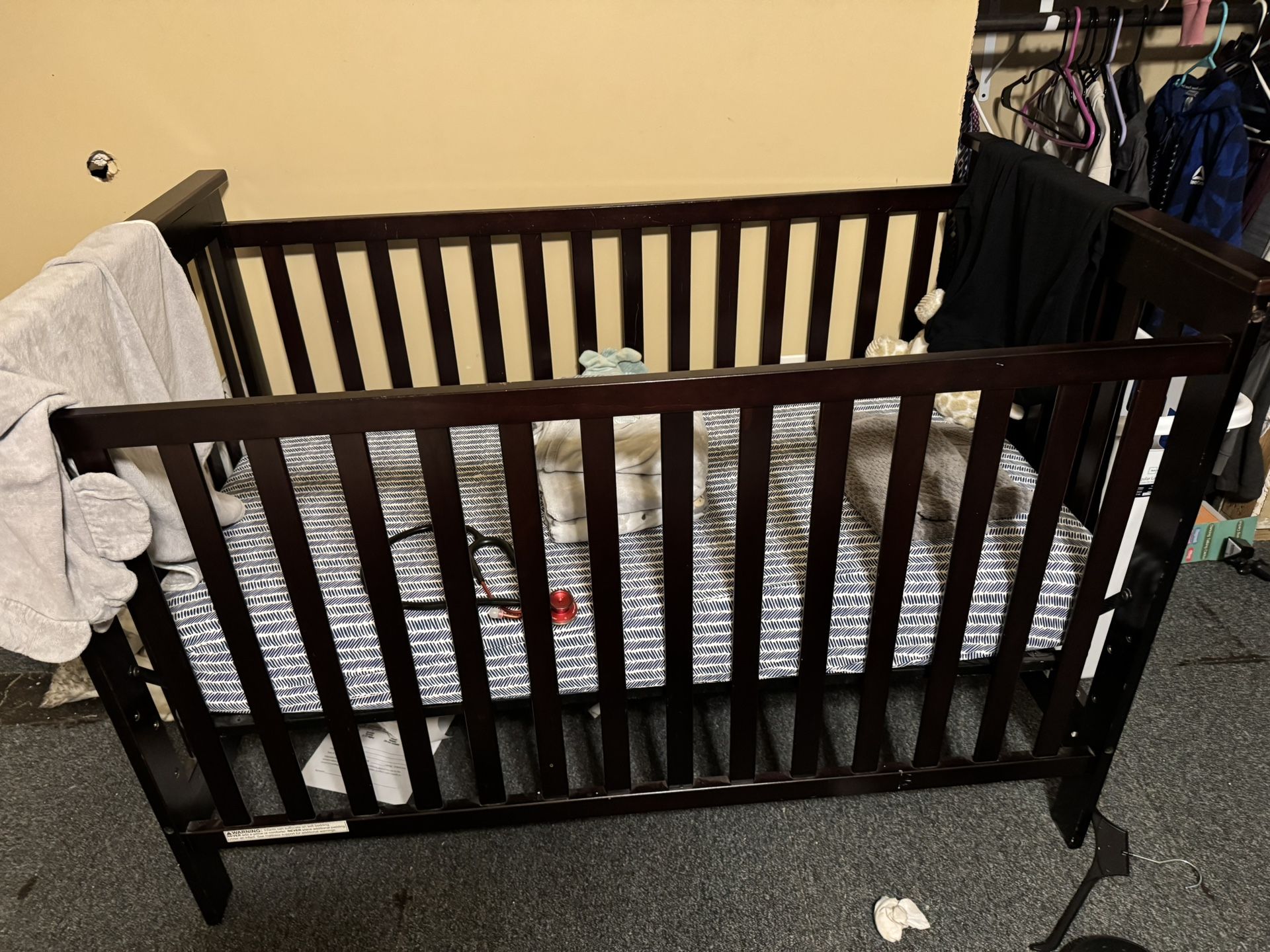 Crib W Mattress