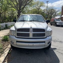 Dodge Ram 1500 4dr Large Cab And Large Truck Bed