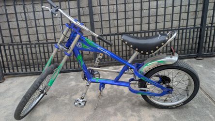 Schwinn stingray blue bicycle