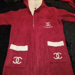 C.h.a.n.e.l Designer Logo Robe MEDIUM 