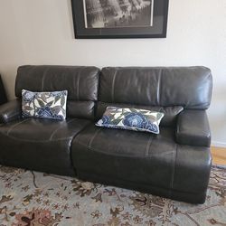 Leather reclining Sofa