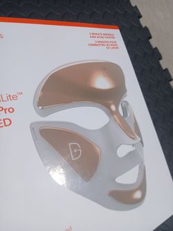 Dr. Dennis Gross DRx SpectraLite FaceWare Pro LED Mask in like-new condition.