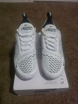 Nike Airmax 270 Sz 5  Womans New