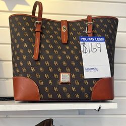 Dooney & Bourke Purse 