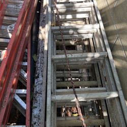 Escalera de 32 pies dos 80