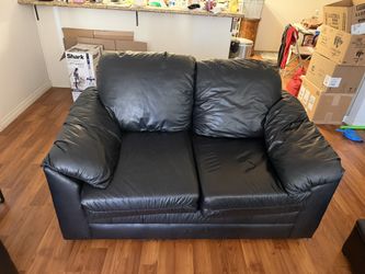 Black Sofa 3 +2 (must pick up today)