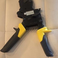 Apollo PEX Pinch Clamp 3/8” to 1” Contoured Comfort Grip