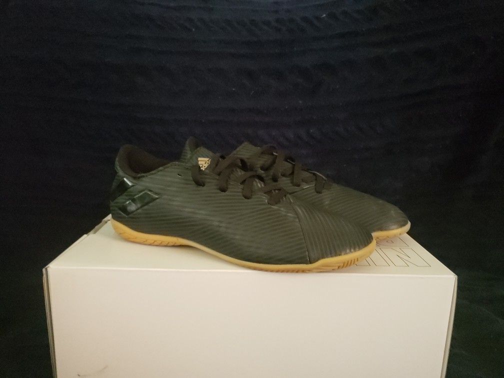 Adidas Nemeziz. Size 5y Used Once.