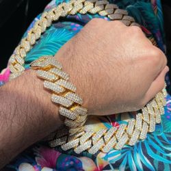 Full Ice Out 20MM Cuban Link Set 14k Gold Plated Doesn't Loses Color 