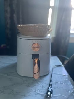 Small White Air Fryer with Liners
