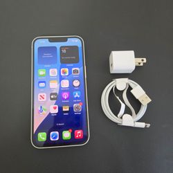 Apple iPhone 13 5G - UNLOCKED - Like New (White)
