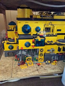 Legos For Sale. Rare Legos !!!!