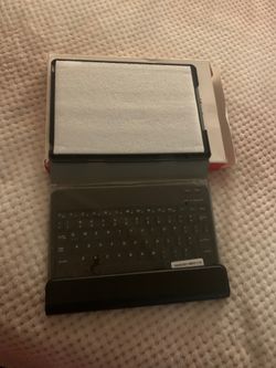 7th Generation 10.2 keyboard and cover