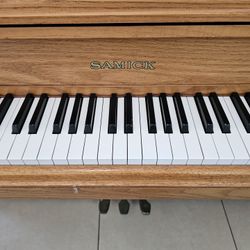 Samick 43” Console Piano 