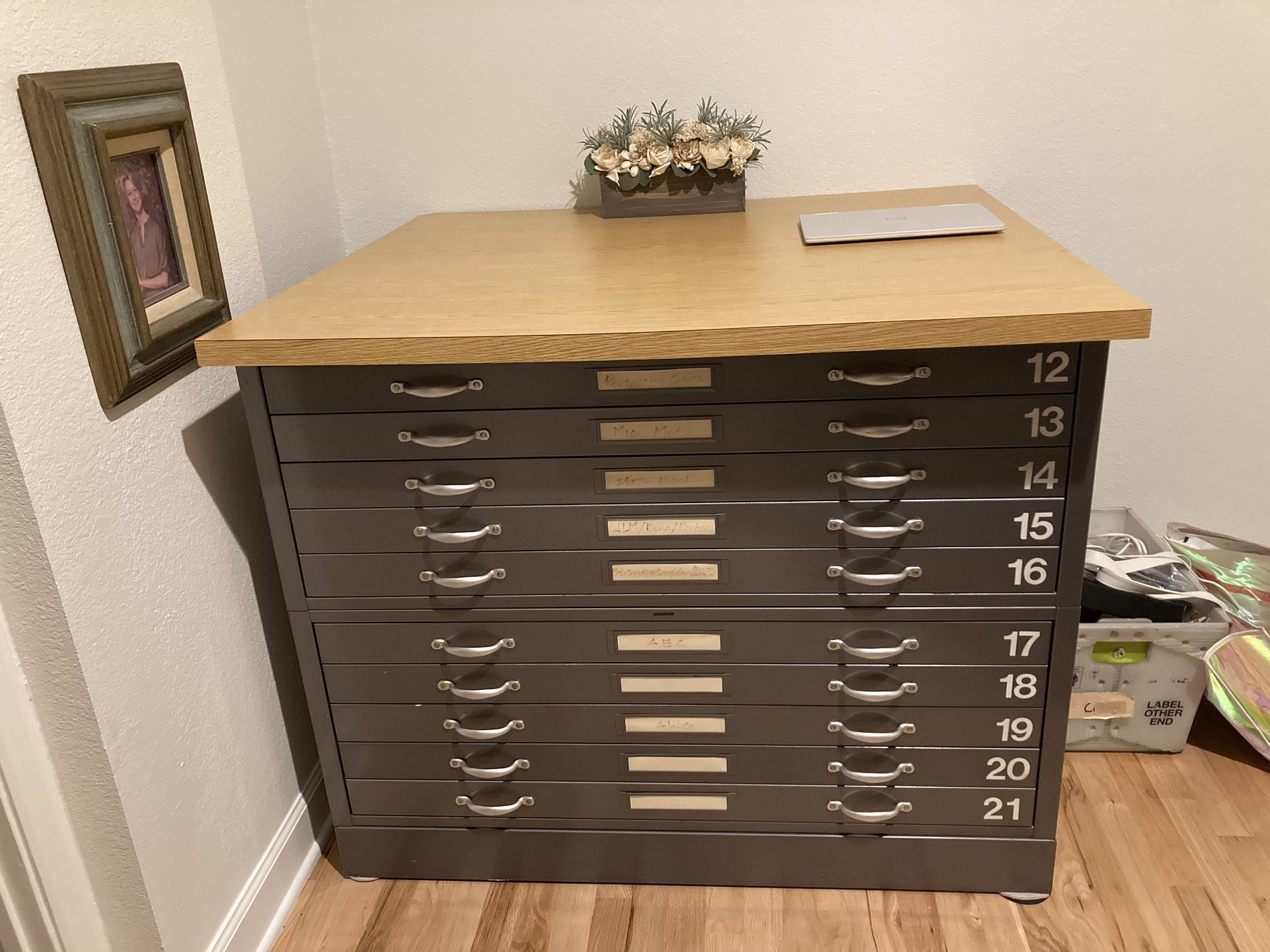 Excellent Vintage Flat File