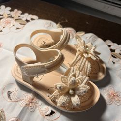 Talla: EU 24 (aprox. US toddler 8, 12–18 months).