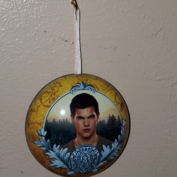 The Twilight Saga/Breaking Dawn Part 2 Christmas Tin Ornament! Excellent Condition! 