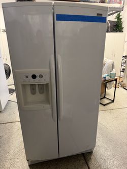 Side-by-side refrigerator