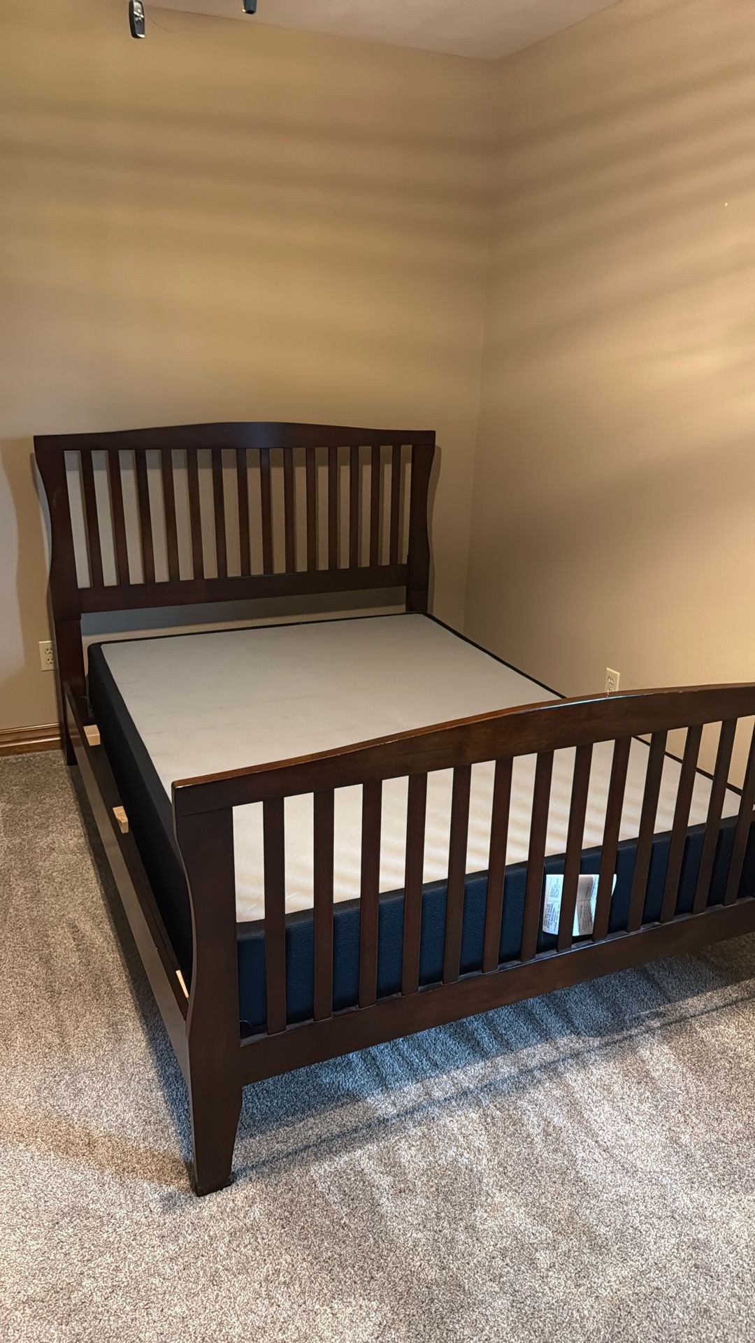Full size wooden bed And dresser