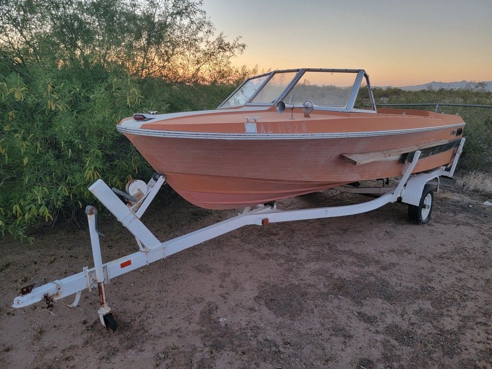 1970s Vintage Glasspar Boat and Trailer
