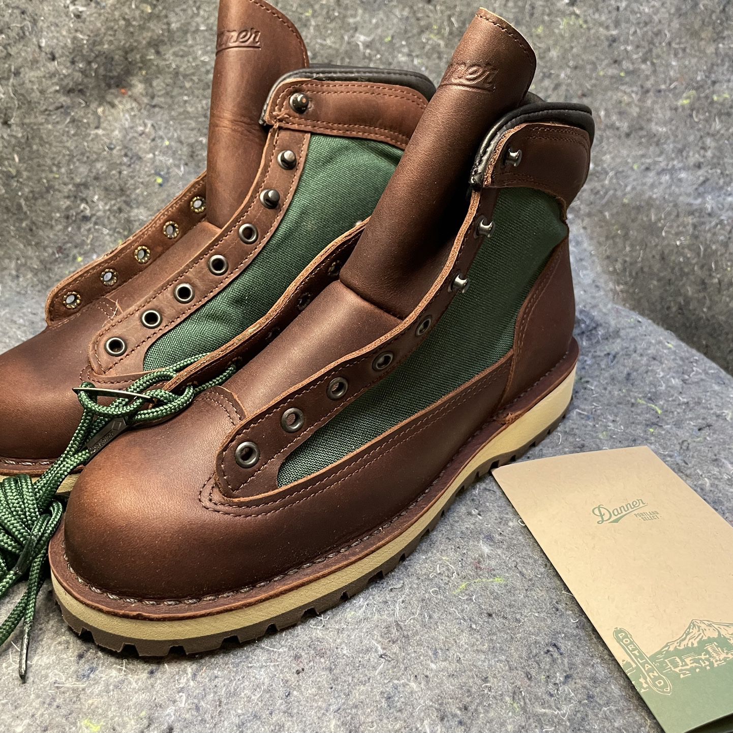 New In box Danner Boots 9.5 