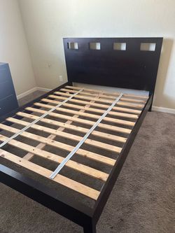 Dark Brown Wood Platform Bed Frame with Headboard, mirror, and chest of drawers