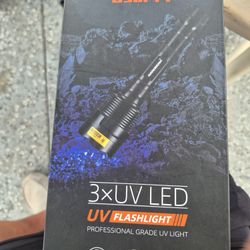 Brand New Uv Light With Glasses