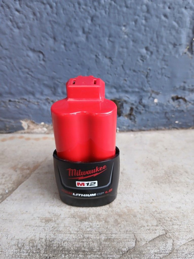 BATTERY MILWAUKEE M12