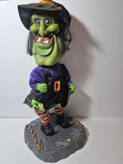 18' SINGING GEMMY WITCH