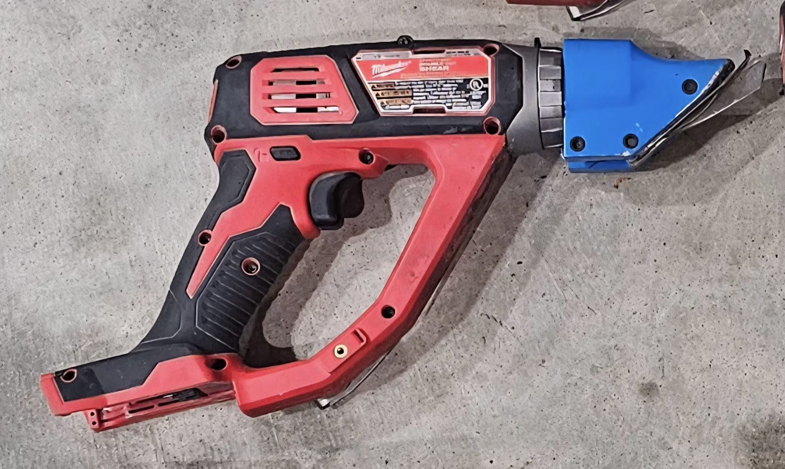 Milwaukee M18 Double Cut Metal Shear (18-Volt, 14-Gauge)