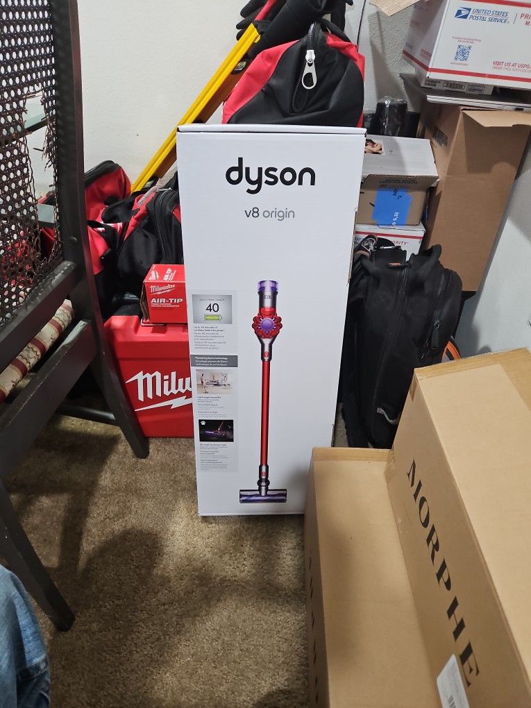 Dyson v8 Origin 