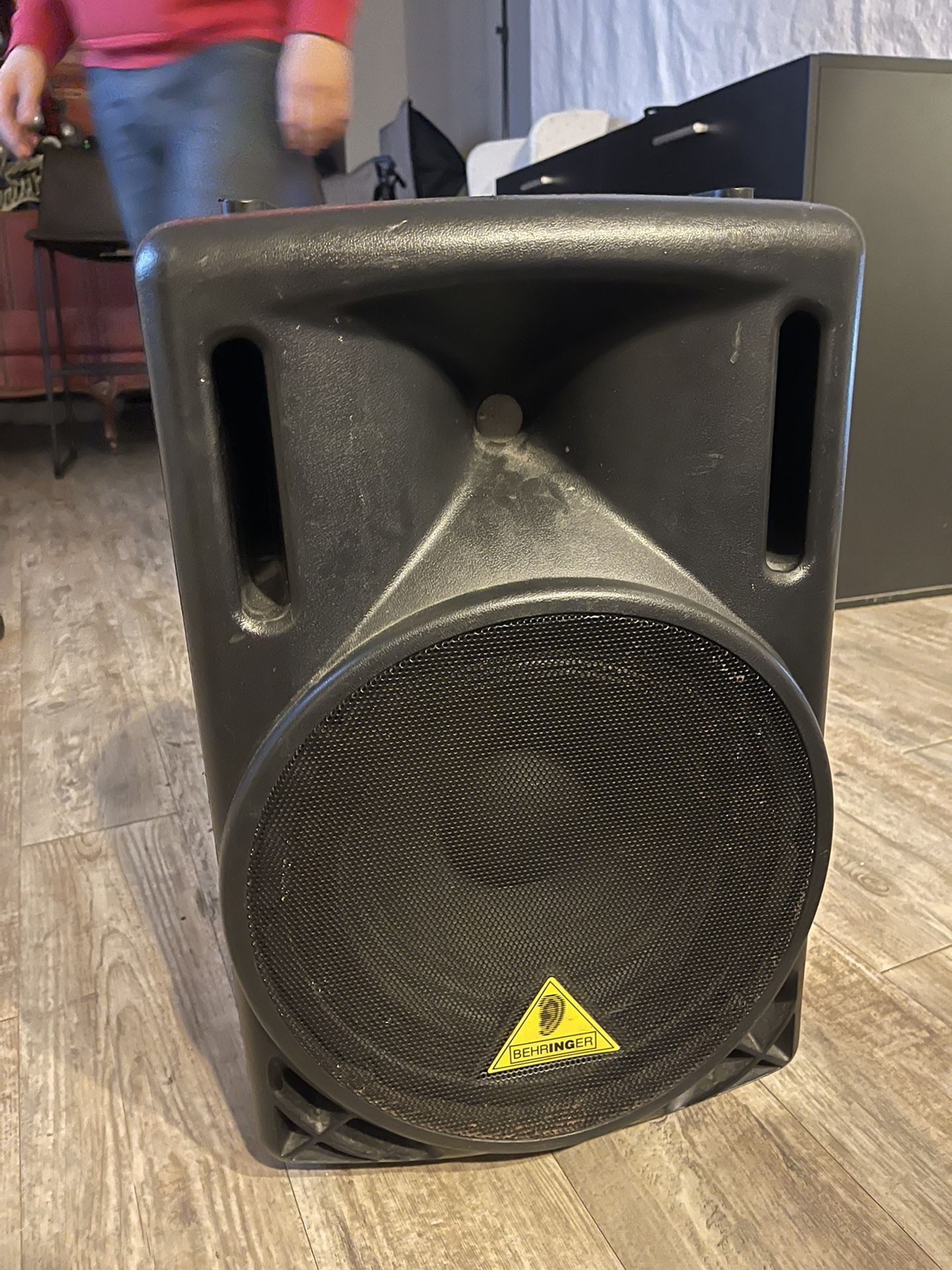 Berhinger Speaker