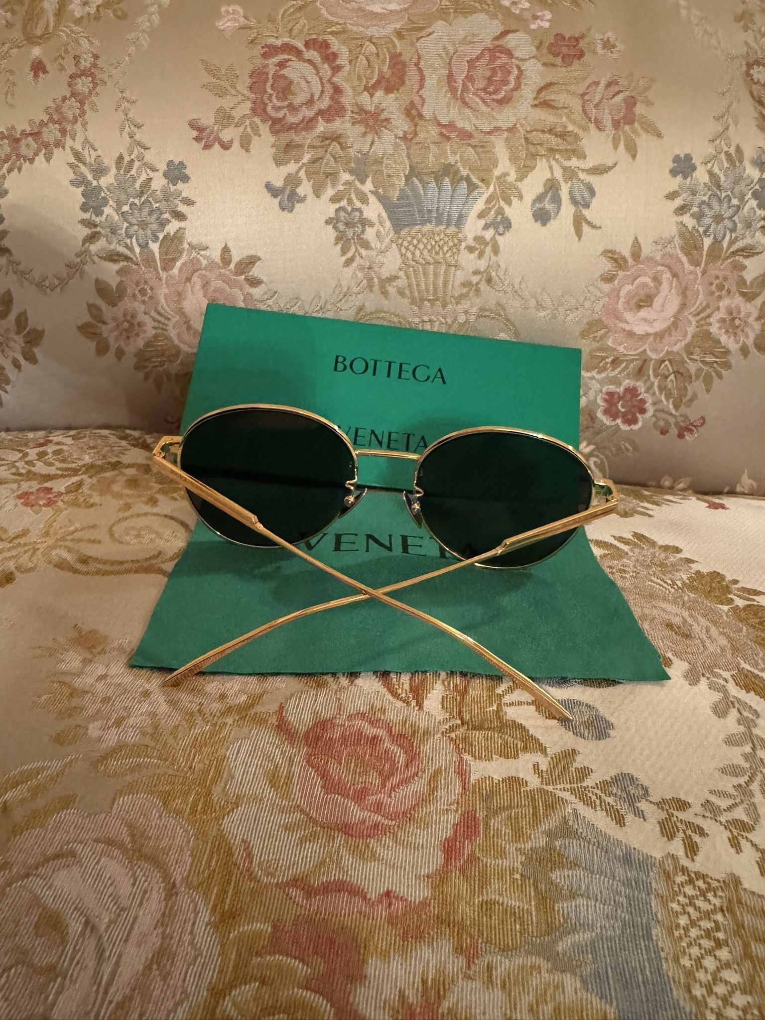 Authentic Bottega Veneta Gold Mirror Sunglasses