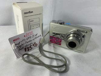 Sanyo VPC-E870 8.1MP Digital Camera