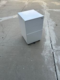 Drawer Unit-3 drawers and fits under most desks