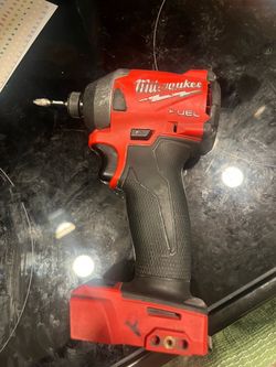 Milwaukee m18 fuel impact (BATTERY INCLUDED IF NEEDED)