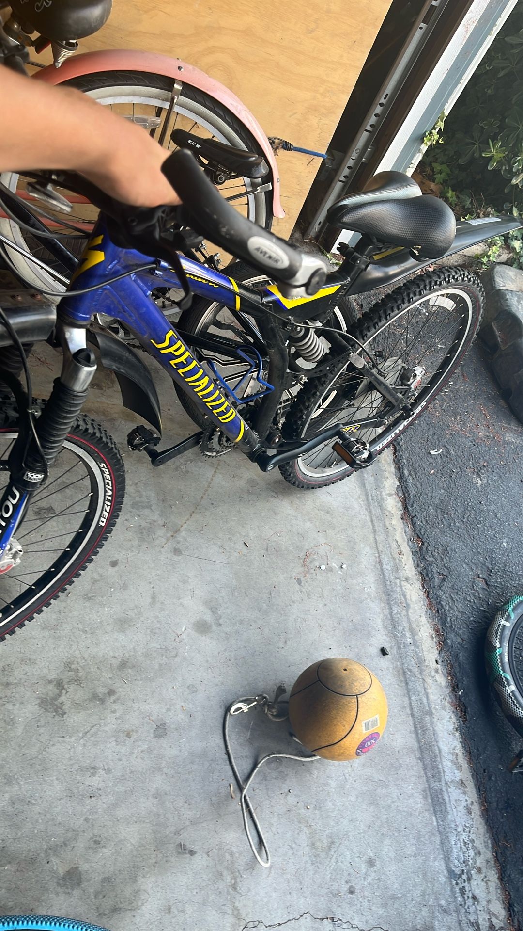 Specialized Full Suspension Mountain Bike
