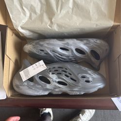 Adidas Yeezy Foam RNR Mixed Granite