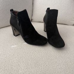 Donald J Pliner boot 7.5