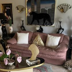 Free vintage Mauve Couch 