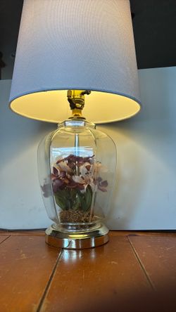 Perfect condition lamp