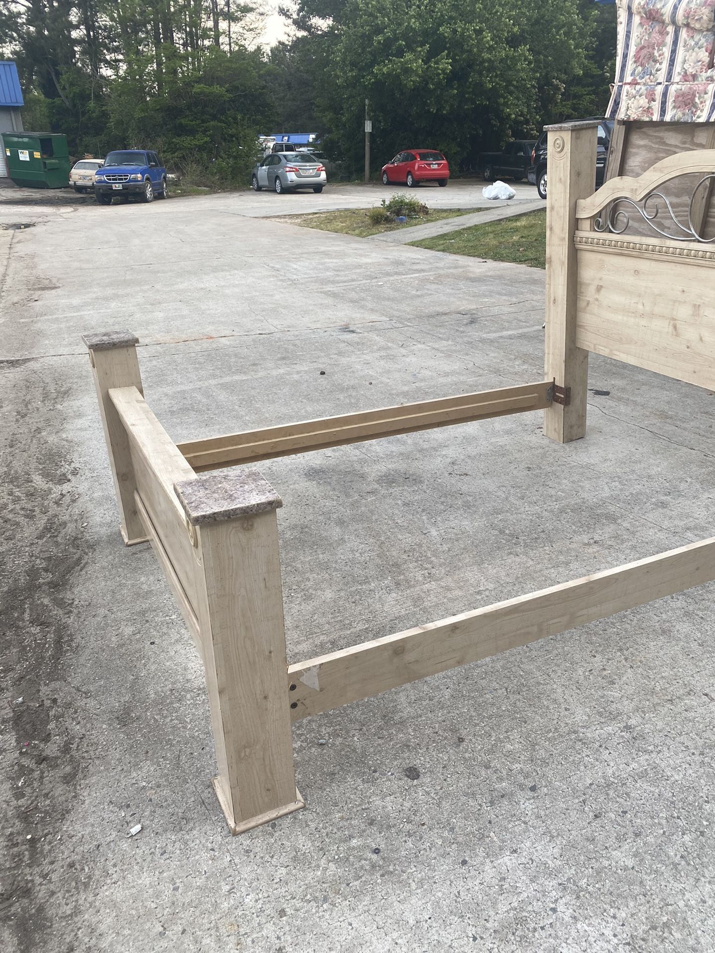 Full Size Bed (Fayettville Ga)