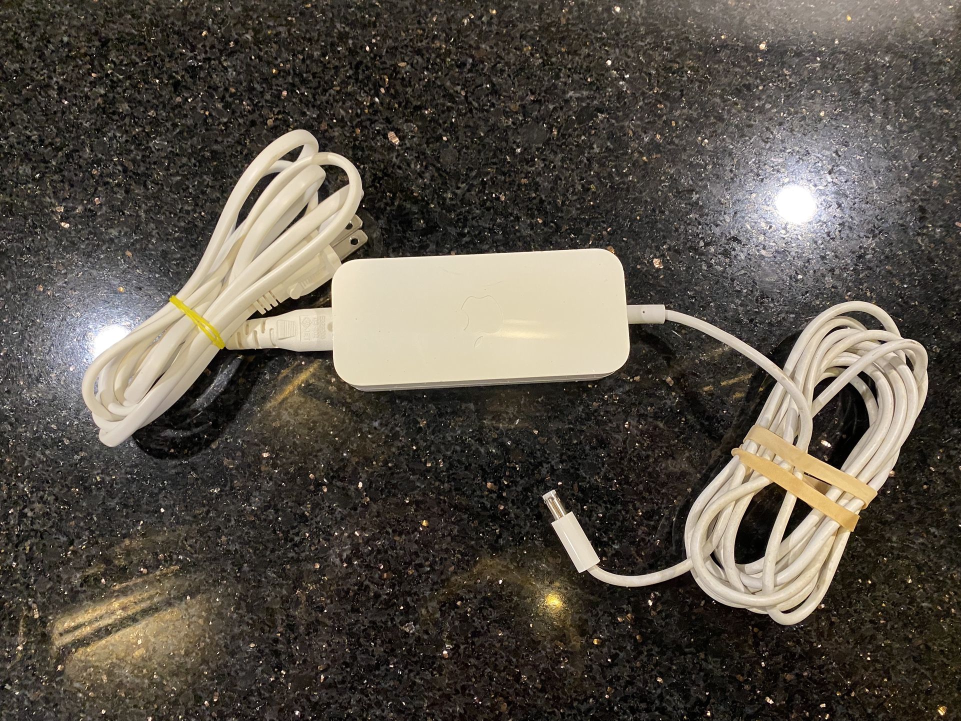 Apple Charger / AC Adapter / Power Supply A1202 for AirPort Extreme Base Station