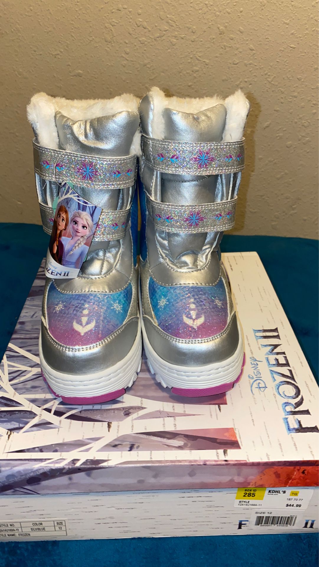 New snow boots size 12 kids