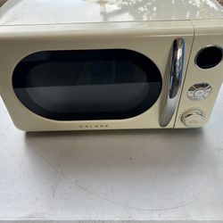 Small Micro -Wave Good Conditions  Works Good 